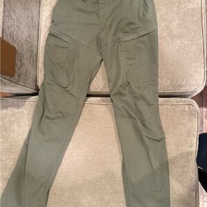 Women’s size 6 5.11 Tactical APEX green Pants